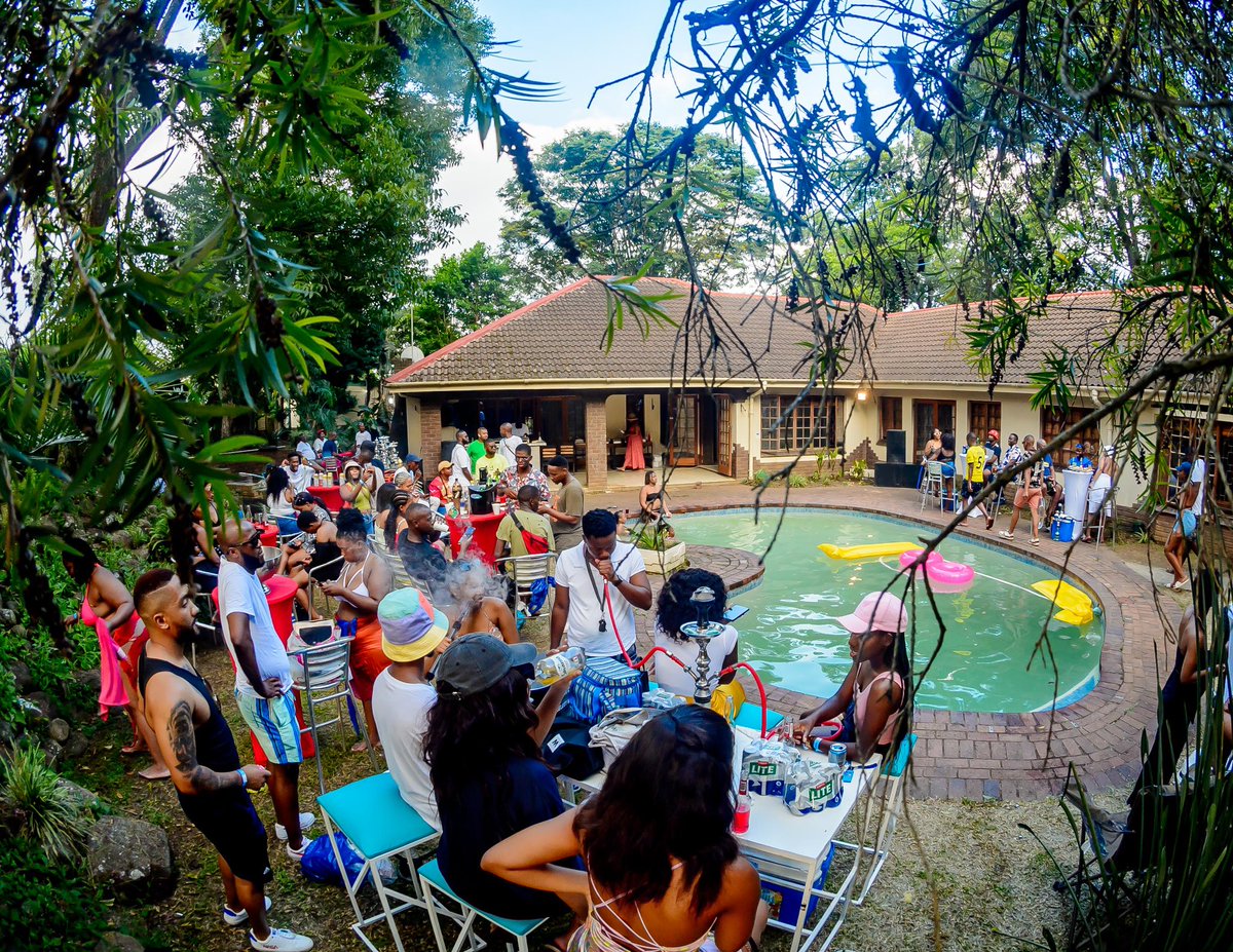 Saint Laurent Snow tweet media