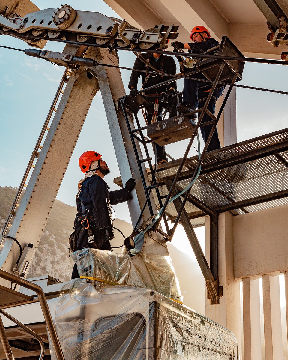 CableCarGib's tweet photo. ⚠️Reminder: We are closed for our routine annual maintenance this week. Re-opening on Monday 23rd January 2023.⚠️

#gibraltar #cablecargibraltar #maintenance #healthandsafety https://t.co/EwMEFZ5T9u