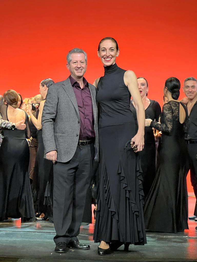 CSD_ALICANTE's tweet photo. El maestro José Espadero con la organizadora de la Gala, la #DocenteCSDA Cristina Alberola, junto a Inmaculada Sánchez, directora del ISEACV, Paco Salmerón y Rosario Rodríguez, director y secretaria académica del #CSDVNACHODUATO y el #DirectorCSDA Manuel Manzanaro.
@iseacv https://t.co/CzOCzxGdL3
