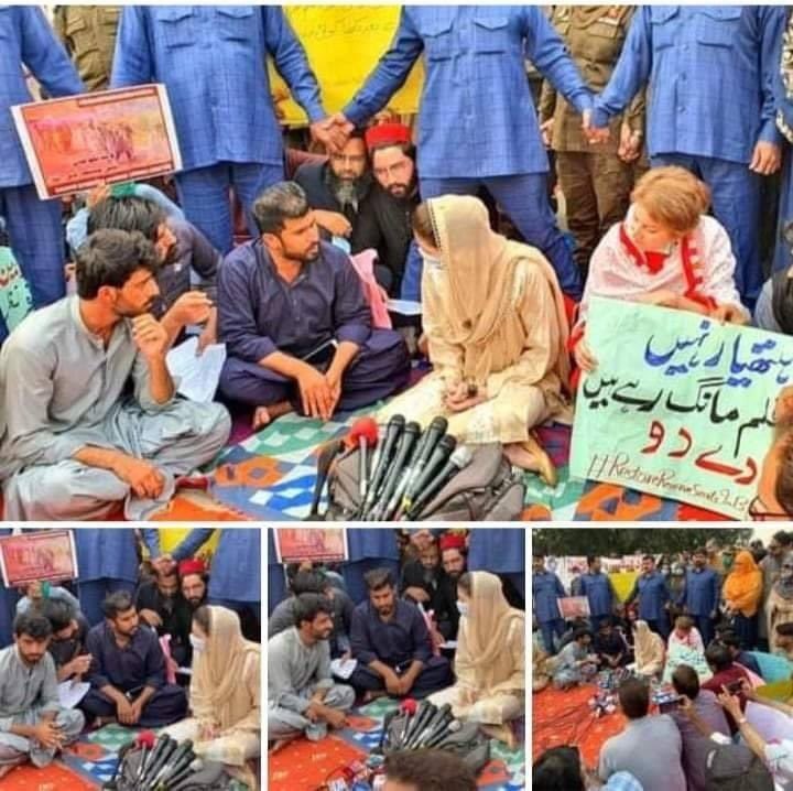 Once there was a #MaryamNawaz who used to hold Mudassir Naru's son in her arms & show sympathy to
#FindNaaruAlive & also expressed sympathy for Baloch students & for the people of #Balochistan who r abducted by the state but now she decided not to raise voice for them & #Gawadar