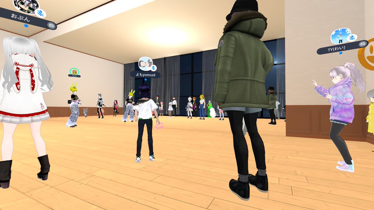 kozu2022's tweet photo. 昨日は終了10分前に滑り込みセーフ?!
最後にカシスさんのダンス見れて満足♪
VR norinori ♪ 3点編 会 https://t.co/FcP4Idx1V4 #VRnorinori #kassis #cluster https://t.co/ChPeEXsUYq