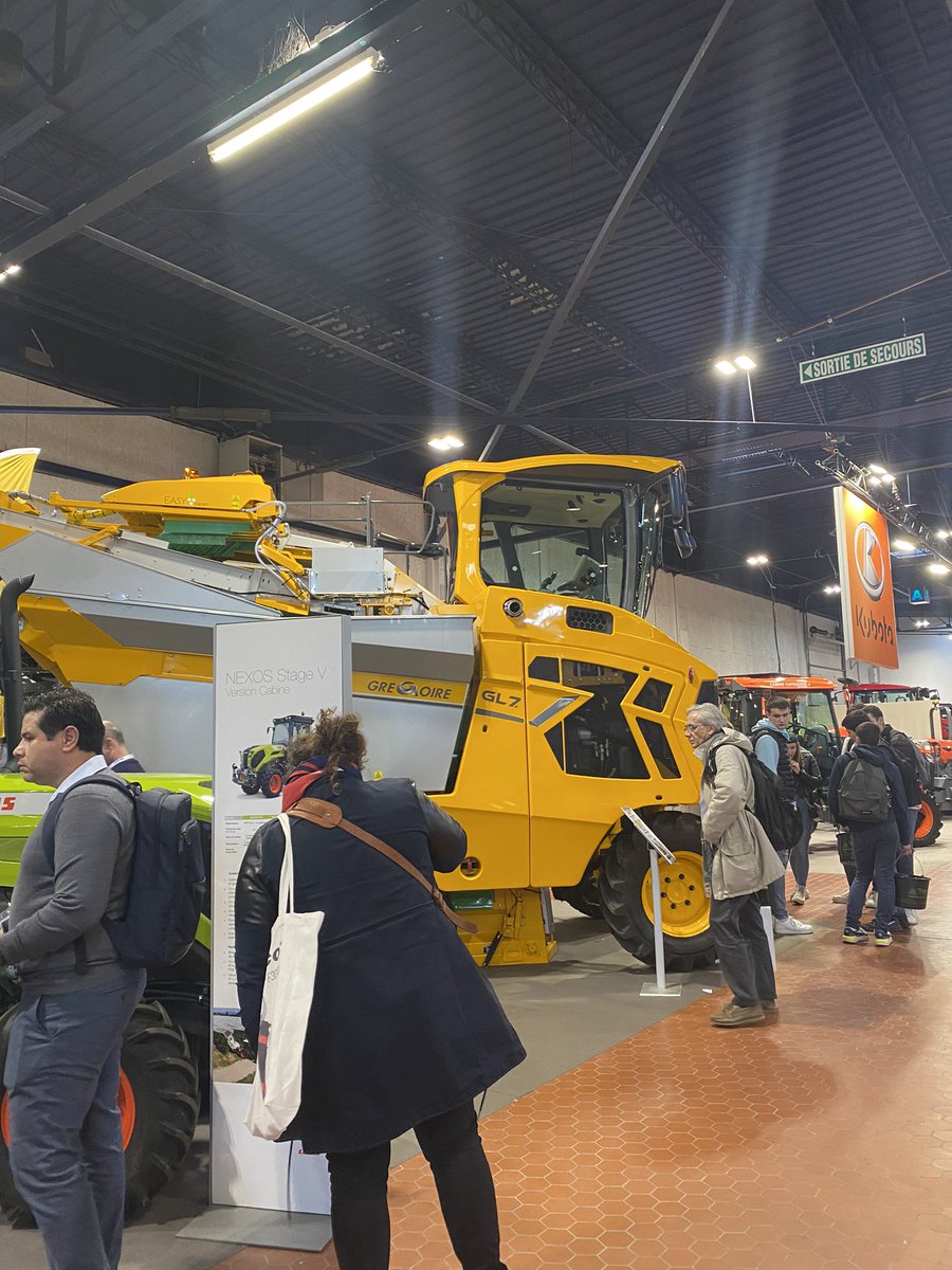 auriane_weber's tweet photo. Visite du salon du #sival2023 🌾

Plus de 800 exposants présents sur ces 3 jours. C'est l'occasion de découvrir plein de nouvelles innovations autour de la filière végétale.🌱 https://t.co/KoXYL7uFoH