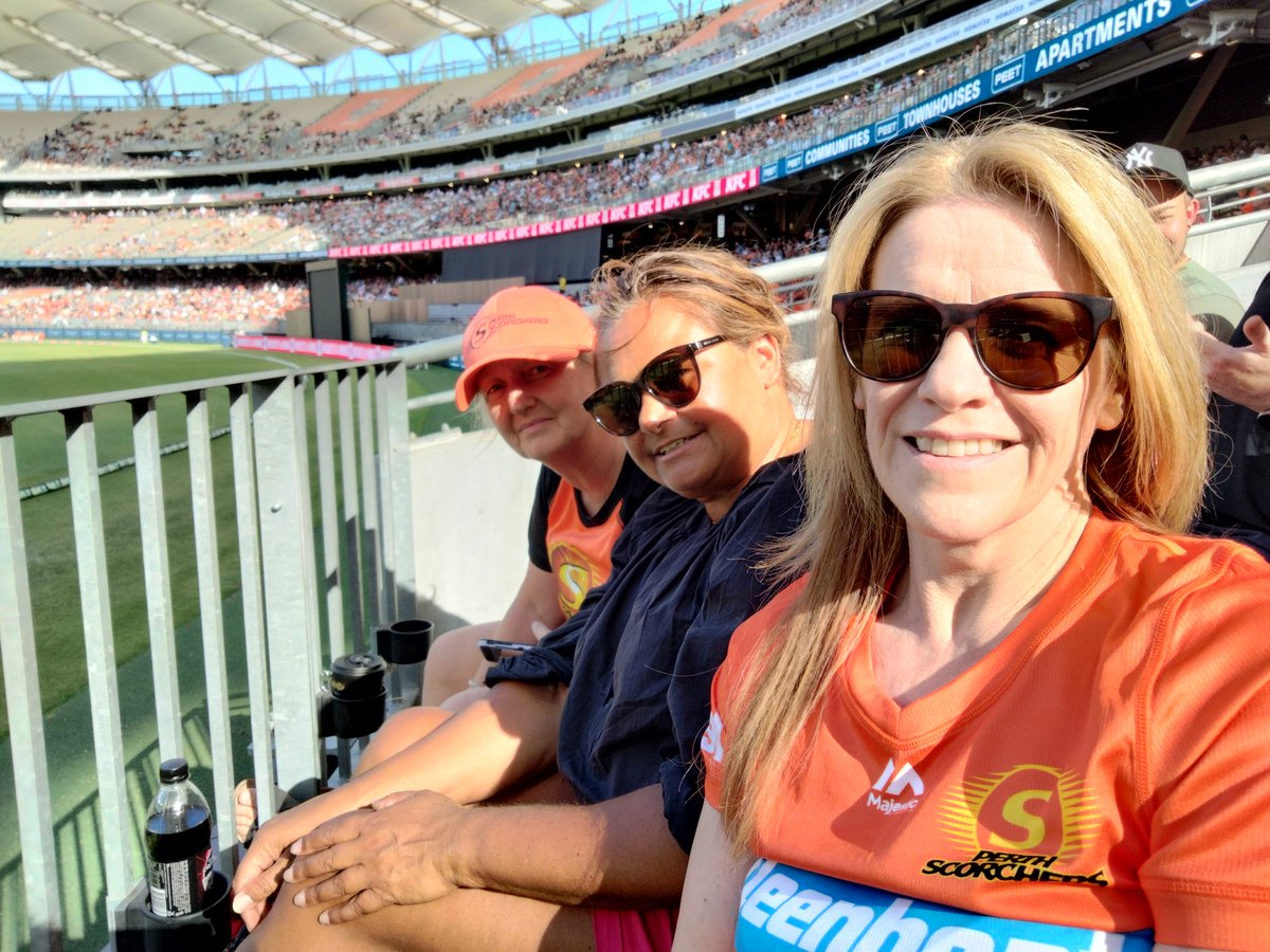 thevicxster's tweet image. Let&apos;s go scorching 🔥 🧡 🔥🖤🏏🔥  @ScorchersBBL @OptusStadium  #getscorched #madetough #getfurnace #bbl #optusstadium