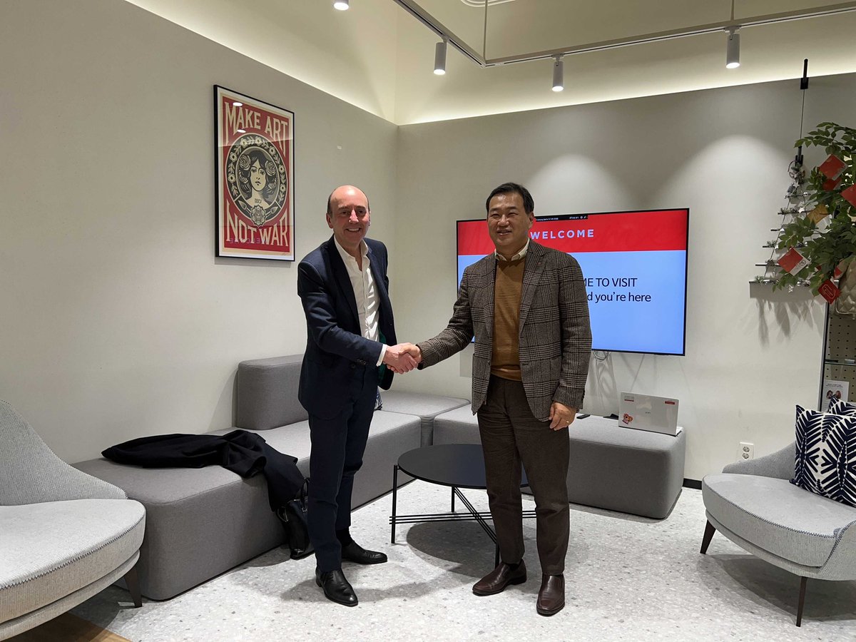 LukeGWJensen's tweet photo. Super excited to be in Seoul this week with Sam Kim, Vice Chairman of Lotte, officially kicking off our joint team! (though they hadn't waited for us to start work as soon as we signed our partnership last year!) 

And thanks Sam for the Korean fried chicken experience! 🍗 Yum! https://t.co/W2xfPYVP16