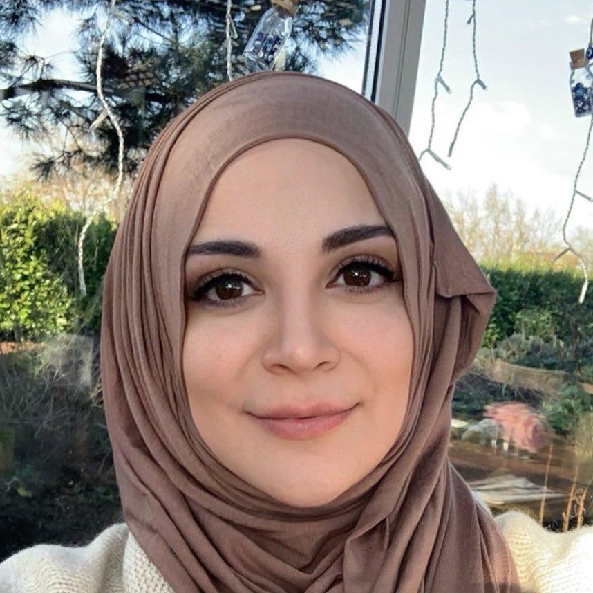 Ik heb op <a href="/trouw/">Trouw</a>-columnist Emine Ugur (<a href="/overlistener/">Emine Uğur</a>) gestemd voor Vrouw in de Media Award. Ze is een dappere vrouw, die tegen de racistische klippen op blijft vechten voor een gelijkwaardiger Nederland. Een toonbeeld van onverzettelijke rechtvaardigheid. vidm.nl/vrouw-in-de-me…