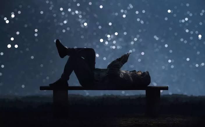 “Hiçbir şey yapmadan, sadece tavanı seyredebileceğim birkaç saate benim de ihtiyacım var.”
￼
Magda Szabo, Iza'nın Şarkısı