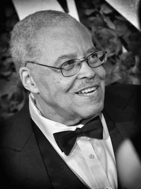 rPrequelMemes's tweet photo. He's Darth Vader. He's Mufasa. He's James Earl Jones. The esteemed actor celebrates his 92nd birthday today. https://t.co/r8VRSfVesy https://t.co/xEh9imK37o