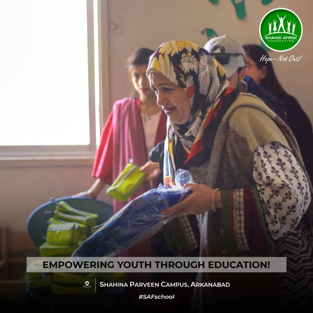 SAFoundationN's tweet photo. The #SAF team chaperoned Ms. @SalmaZahid15 & @IDRFcanada on a tour of #SAFschool Shahina Parveen Campus. It teaches about the skills required today to 200 children from Arkanabad. Distribution of bags & pencil cases for the #SAFstudents was also held by the #SAF Team. #HopeNotOut https://t.co/ulbn36psMu