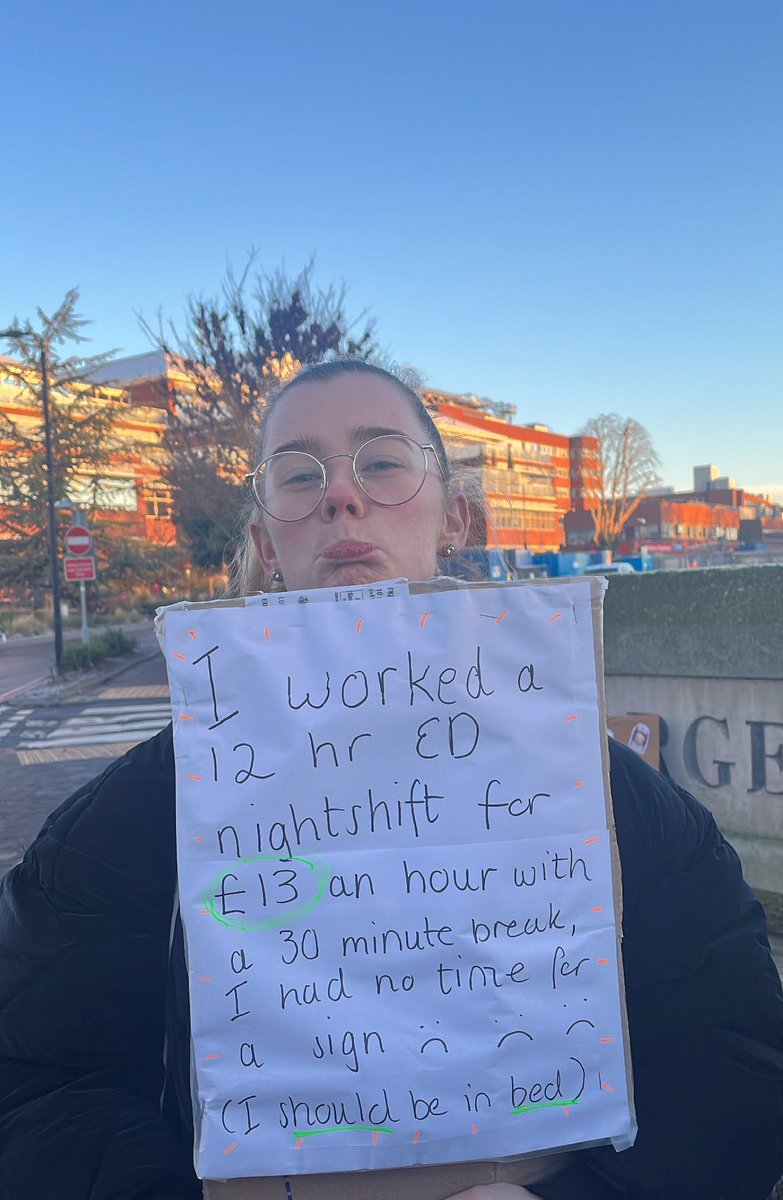 bonniebfowler's tweet photo. #RCNStrike https://t.co/DrdbMjuiDd