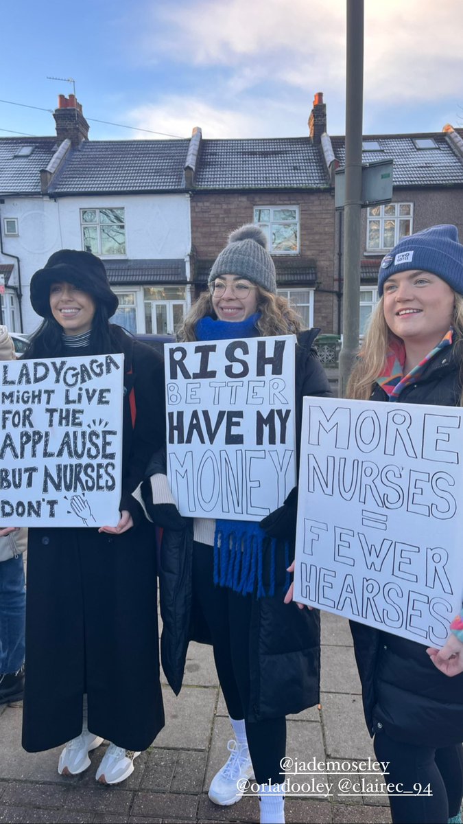 bonniebfowler's tweet photo. #RCNStrike https://t.co/DrdbMjuiDd