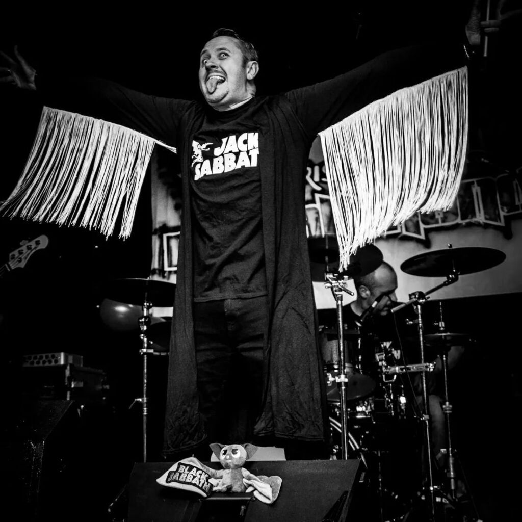 Happy Birthday to the Duke of Darkness 🦇🔥🦇🔥🤘

#rockstar #randyrhoads #BlackSabbathFans #instagood #Sabbath #OzzyLikesItYouShouldToo #gibson #RockAndRoll #HeavyRock #WarPigs #CoversBands #metalmusic #OzzyOsbourne #GeezerButler #blacksabbathfans #IronMan #TonyIommi #JackSa…