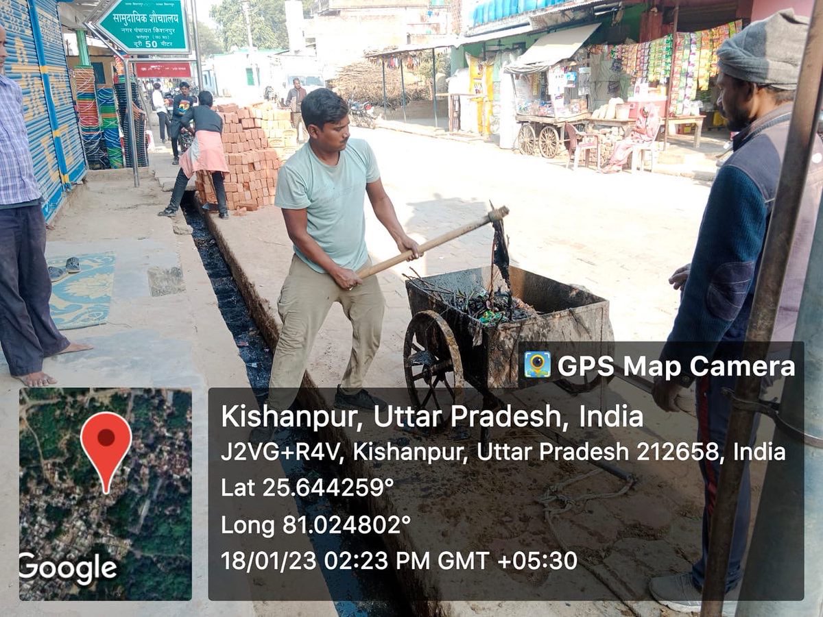 npkishanpur's tweet photo. हमारा ध्येय

नगर सेवा से जन सेवा

नगर पंचायत किशनपुर फतेहपुर सफाई मित्रों के प्रयासों से हर गली मोहल्ले को साफ और स्वच्छ बनाने का प्रयास अनवरत जारी है। इसी कड़ी में नगर के विभिन्न वार्डों की नालियों की सिल्ट सफाई करवाई जा रही है।

#स्वच्छता_परमो_धर्म  #SwachhBharat   #Kishanpur https://t.co/usAcd3gVvT