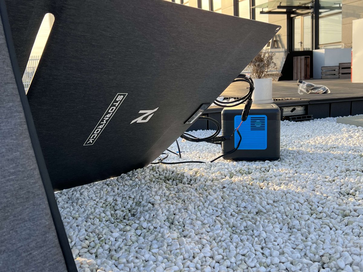 StormRock_Chloe's tweet image. Solar Generator👇
500W portable power station with the solar panel

#solarpanel #foldablesolarpanel #campingequipment #glampinglife #powerbank #outdoor #powerstation #solarenergy #charging #energystorage #sunny #camping #phonecharger #solargenerator