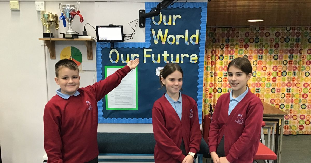 "Turn off the lights, the sun is free!" Read this uplifting piece about the young 2IMPREZS school Energizers saving 30% of their school's energy use: bit.ly/3iKvLQ2