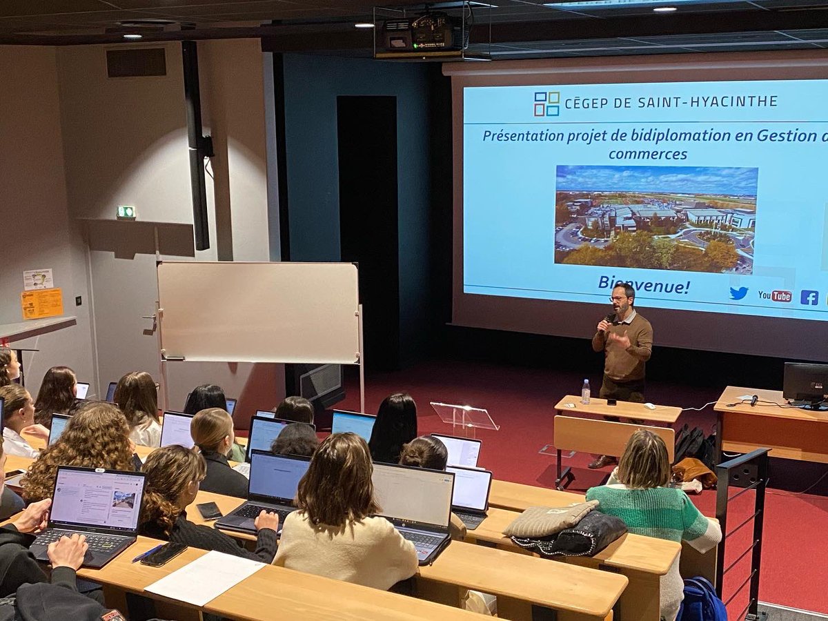 Paola_Villam's tweet photo. Merci Jean-Sébastien Cousineau pour la présentation du projet de #bidiplomation en #gestion et #commerce aux #btsci du #lyceejarennes . 
Le #quebec vient chez nous!. L’interculturalité, l’adaptabilité et l’ouverture au #monde 
#poursuitedetudes #postbts 
#renasup35 https://t.co/ot3qI37qnL