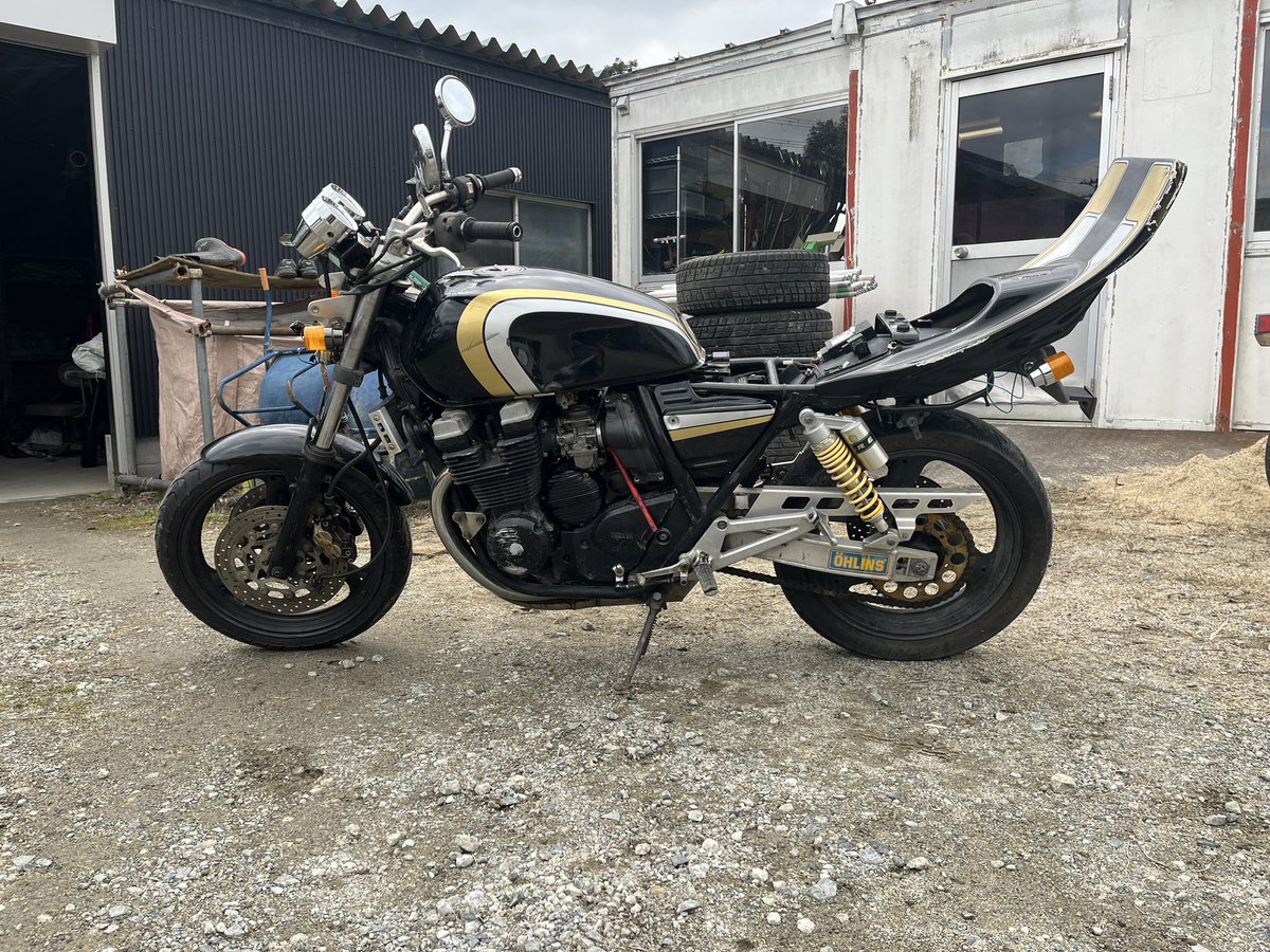 tkstmk19962's tweet photo. #XJR400売ります
#XJR売ります
#ゼファー売ります
金曜日までに引き取り可能な方のみ
2台で50万に値下げします。 https://t.co/CqXFrNcnjF