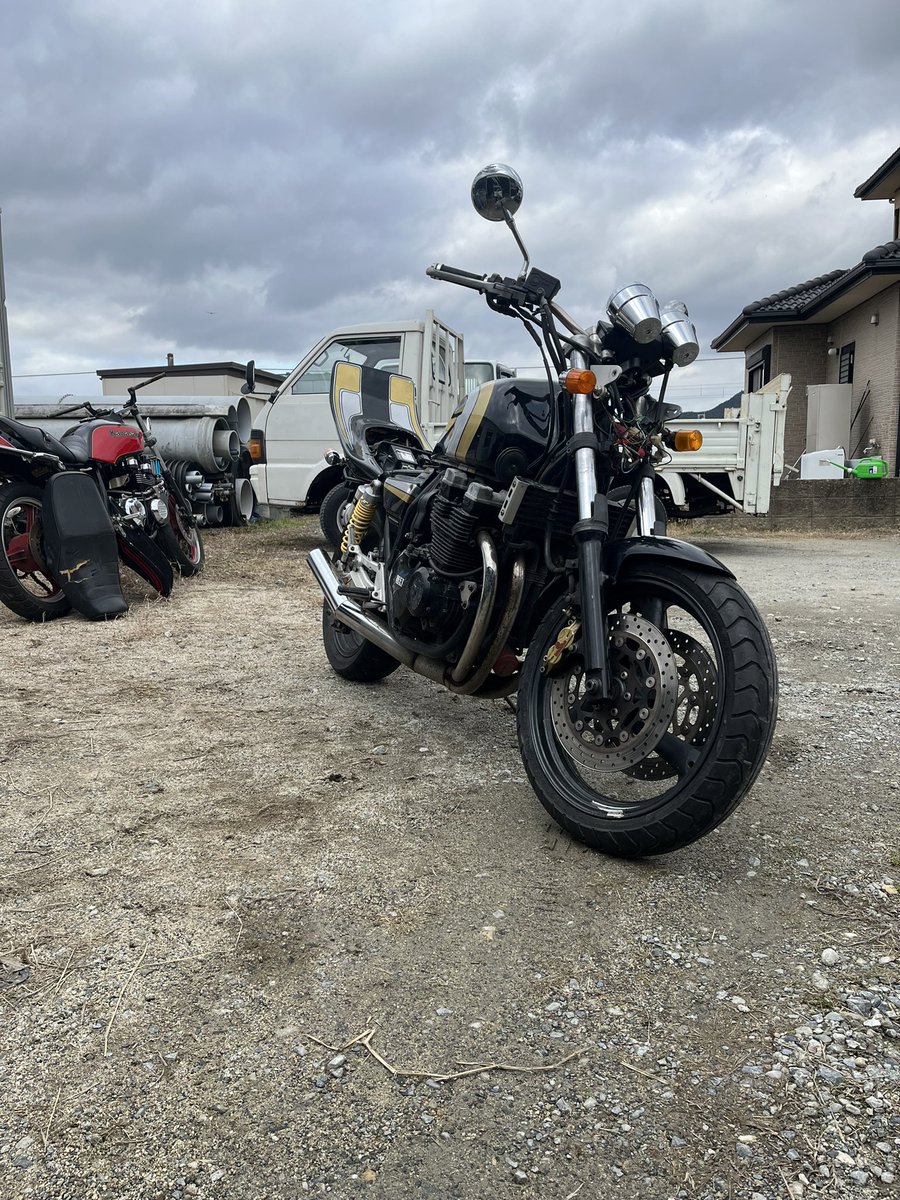 tkstmk19962's tweet photo. #XJR400売ります
#XJR売ります
#ゼファー売ります
金曜日までに引き取り可能な方のみ
2台で50万に値下げします。 https://t.co/CqXFrNcnjF