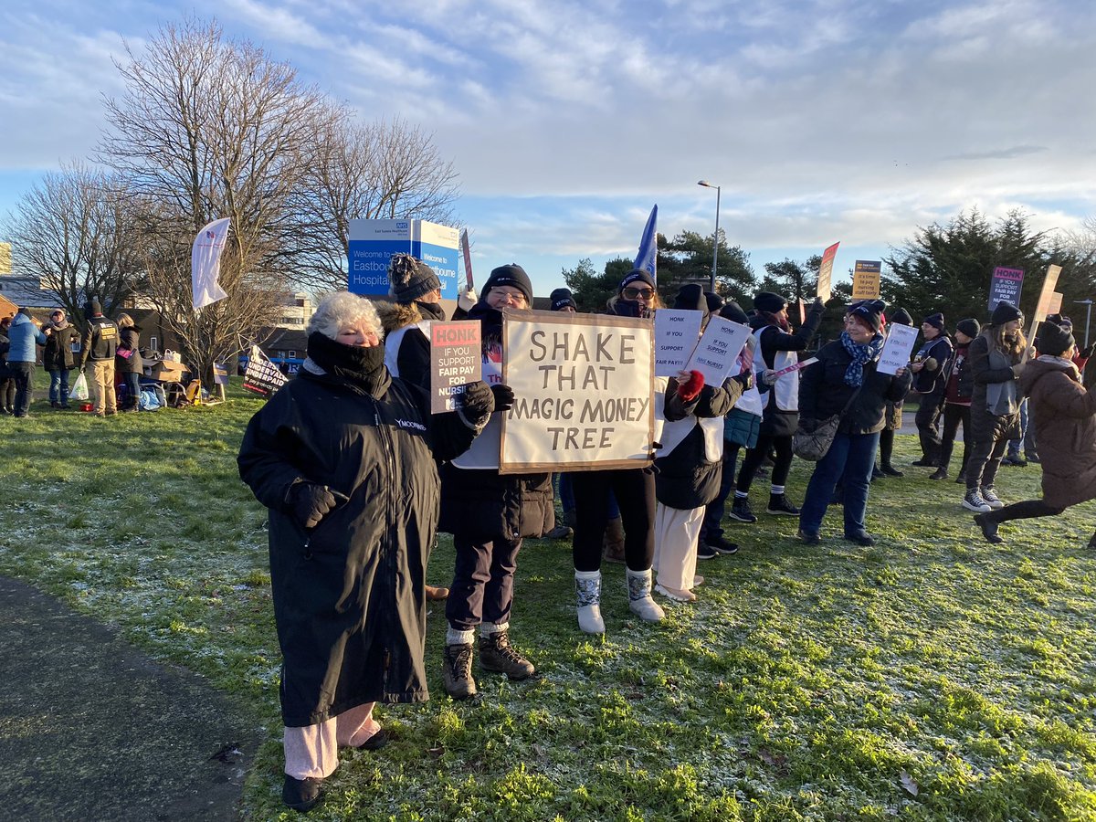 Support the NHS! Support the Nurses!
#FairPayforNursing #NHSCrisis #NHS on the picket line at Eastbourne