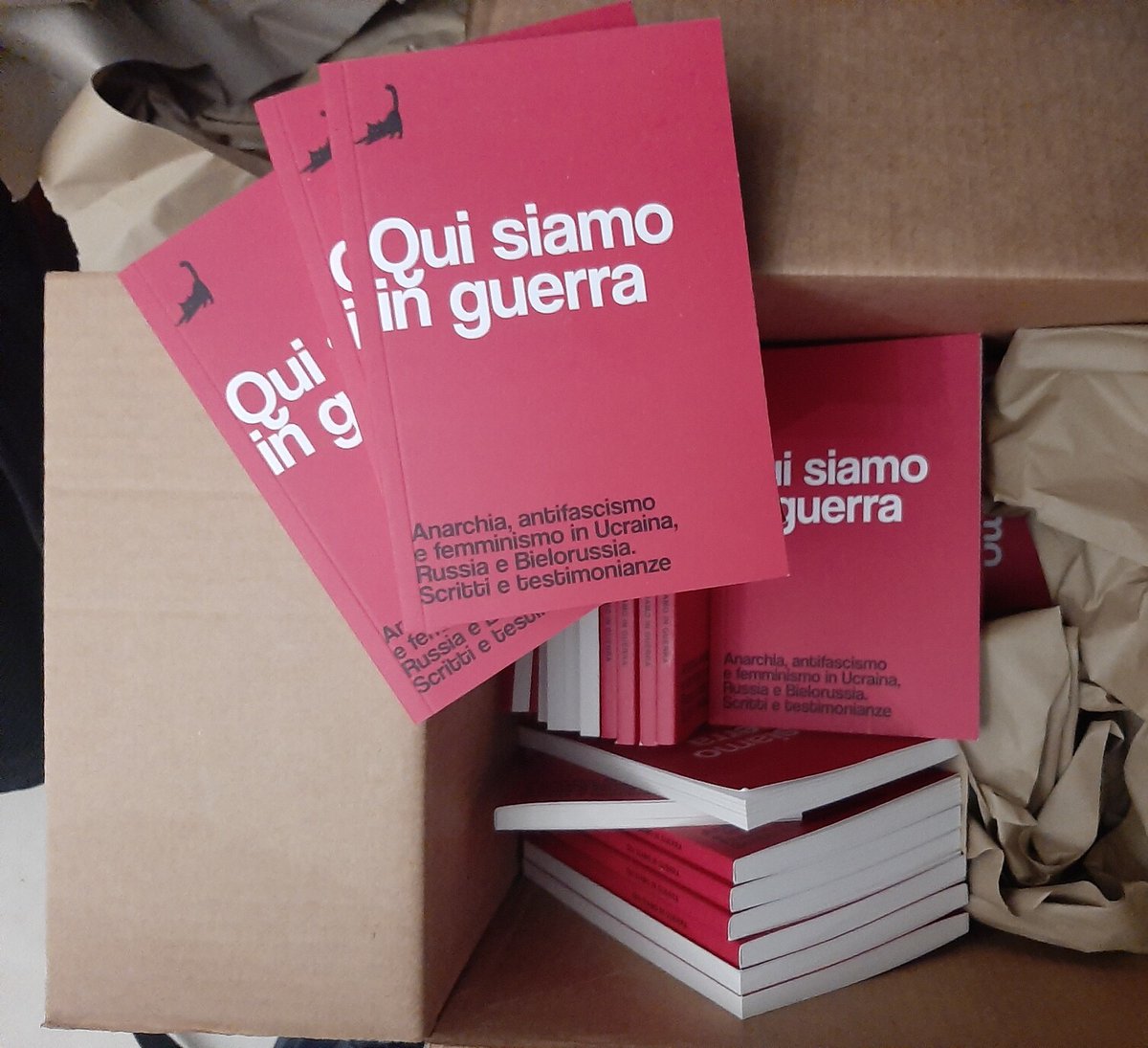 Nerofumo1's tweet photo. 📣Ultimissime copie di 

"Qui siamo in guerra"

Compratevelo qui: https://t.co/Kb4c8eTZlp

❤🖤🏴‍☠️ https://t.co/G8scngqVT3