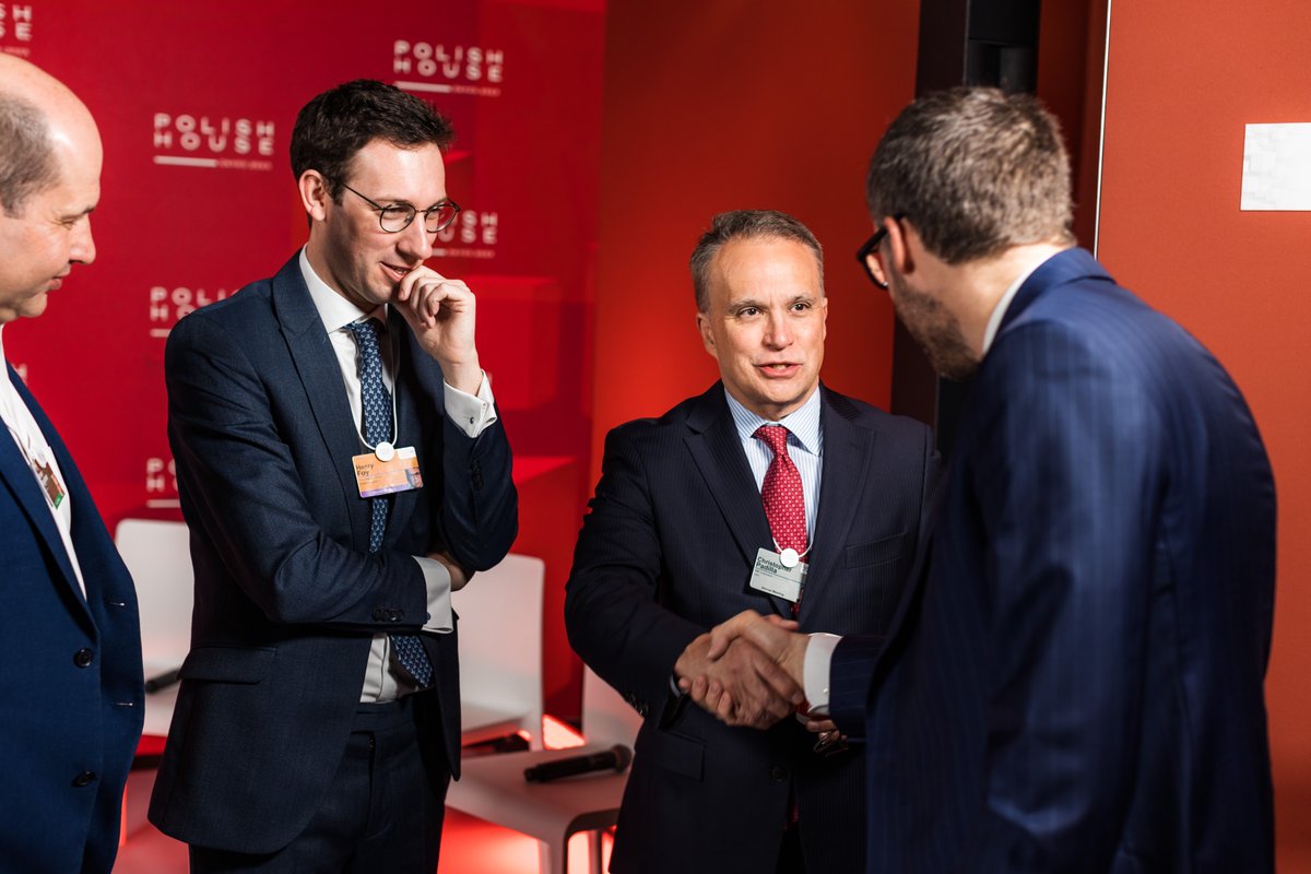 Polish House Davos tweet media