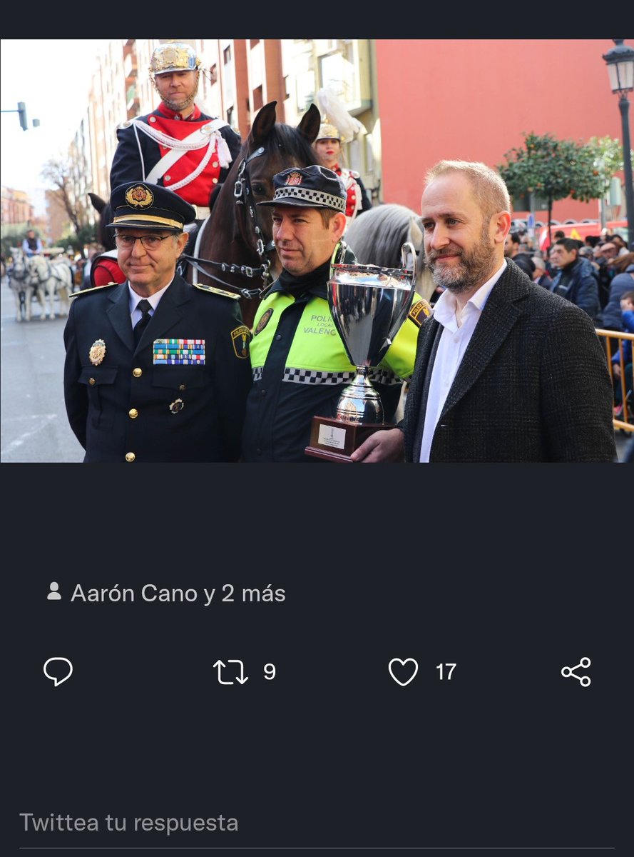 cansinako's tweet photo. @policialocalvlc @AntonianosVal @aaroncano_ @SanGomezLopez @AjuntamentVLC Tuit oficial de PLV y ojo al texto a pie de foto. No comments. https://t.co/MRAR8ii3OT