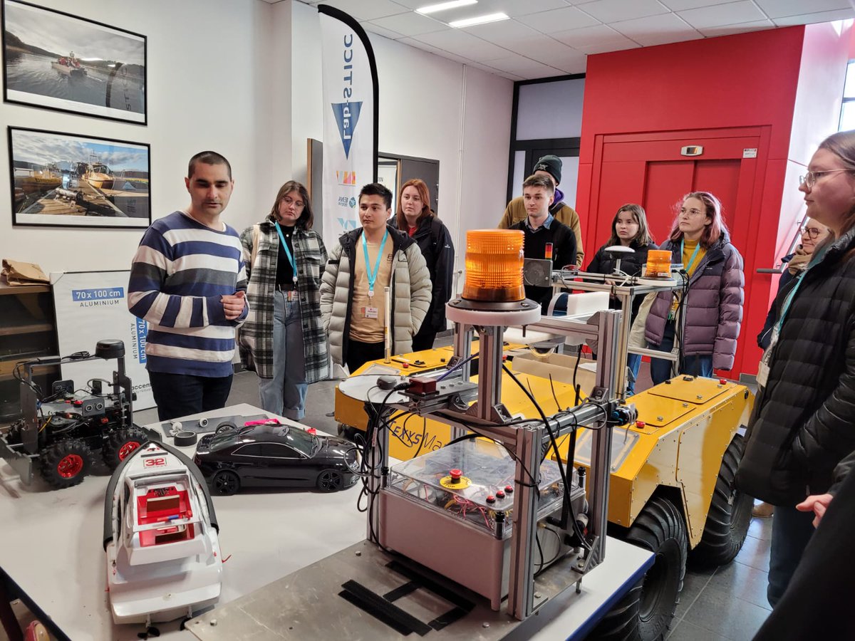 IMTAtlantiqueEN's tweet photo. Participants of the #WasaaAcademy visiting @ENSTABretagne and #Brest city. 
And many more activities for these Australian students in the coming days !
#SummerSchool #Engineering #Projects #StudyFrench #CompanyVisits #Sightseeing https://t.co/R9plVVuAtB