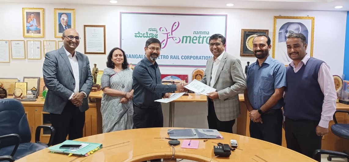 CapitaLand_Ind's tweet photo. International Tech Park Bangalore & the @BangaloreMetroRailCo have signed a memorandum of understanding to provide exclusive access to & from the Pattandur-Agrahara metro station via a covered walkway into #ITPB.
@GauriShankarNag #BMRCL #CapitaLandIndia #bangalorenews #NammaMetro https://t.co/2o5T2Hmryx