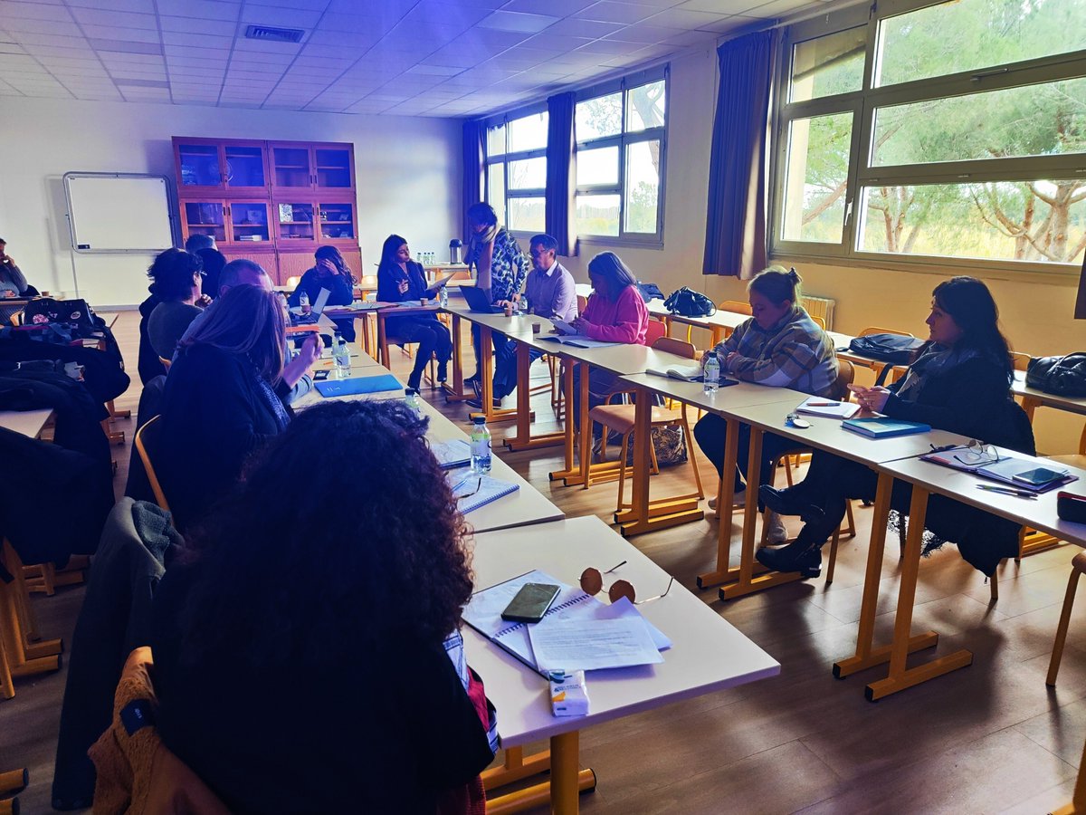 Caf_2b's tweet photo. [#TerritoireEducatifRural] 👫 Dans le cadre de la CTG Castagniccia-Casinca, un nouveau projet est en construction avec la Communauté de communes, le collège de Casinca et les acteurs mobilisés autour de l'enjeu éducatif afin d’accompagner les jeunes et les familles du territoire. https://t.co/TCIDOYy10h
