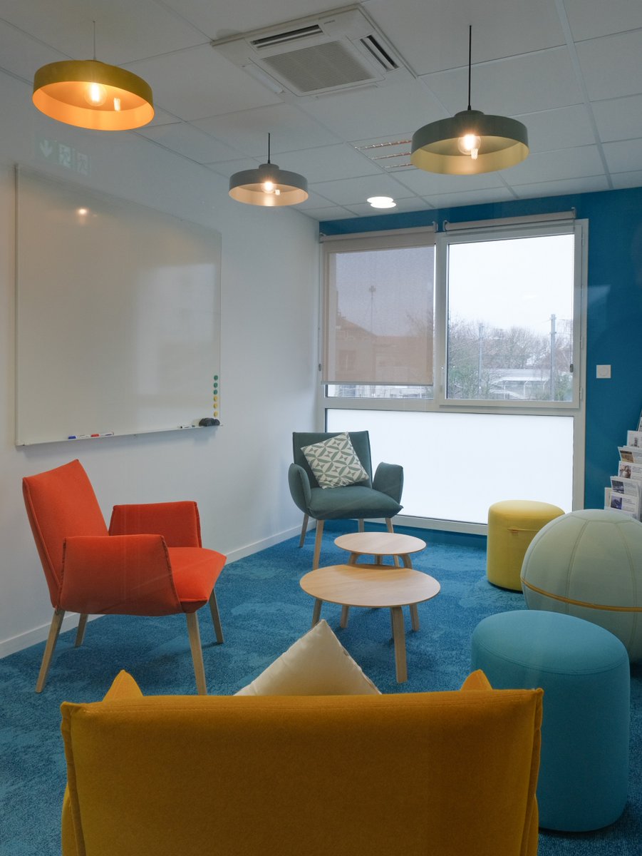🙋‍♀️ Les équipes CAPACITÉS inaugurent leurs 𝗻𝗼𝘂𝘃𝗲𝗮𝘂𝘅 𝗹𝗼𝗰𝗮𝘂𝘅 ! 🎉 🎈
📍 CAPACITÉS s’est installée au cœur du Village Solidaire 5Ponts, sur l’Île de de Nantes.
#qvt #équipe #travail #collaboration #convivialité