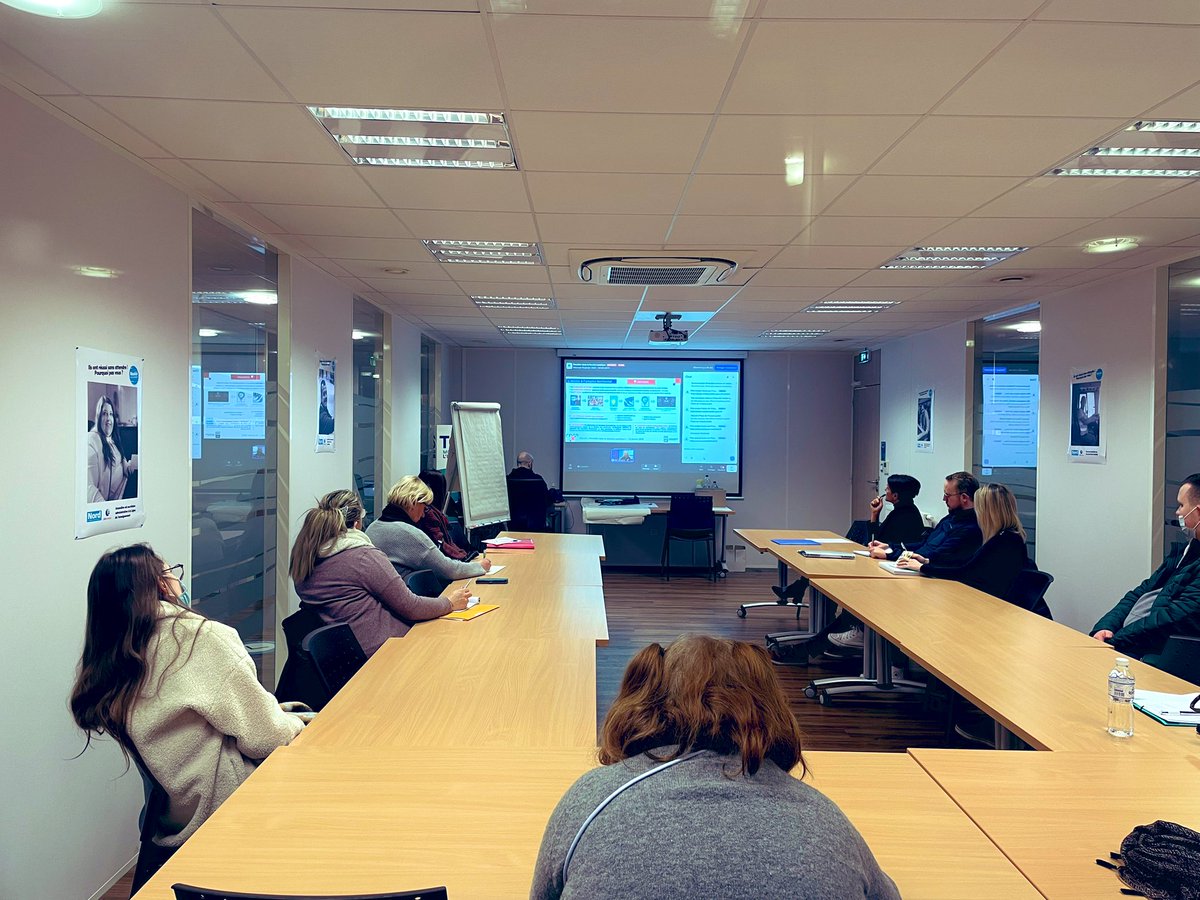 ✅ @poleemploihdf propose un Webinaire sur les recrutements en nombre de la fonction publique 🙌🏻🙌🏻

🎯Sensibiliser les publics 
🎯Connaître les postes à pourvoir
🎯Informer sur les concours, le process et les dates 

#TousMobilisés #Recrutement #CEJ