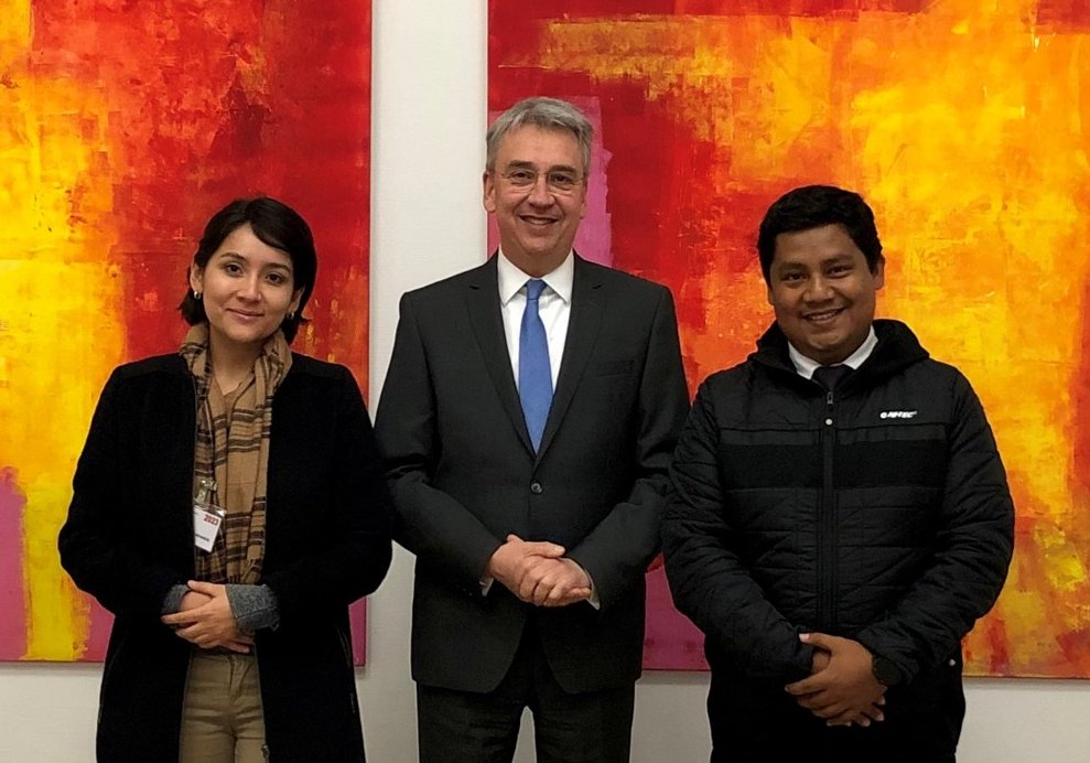 Kartellamt's tweet photo. We are very delighted that two colleagues from @IndecopiOficial 🇵🇪 are visiting us at the #Bundeskartellamt for an informative exchange regarding merger control. This study visit was arranged and supported by #EUTaiex. Thank you for being here. https://t.co/WmCBHSZuaG