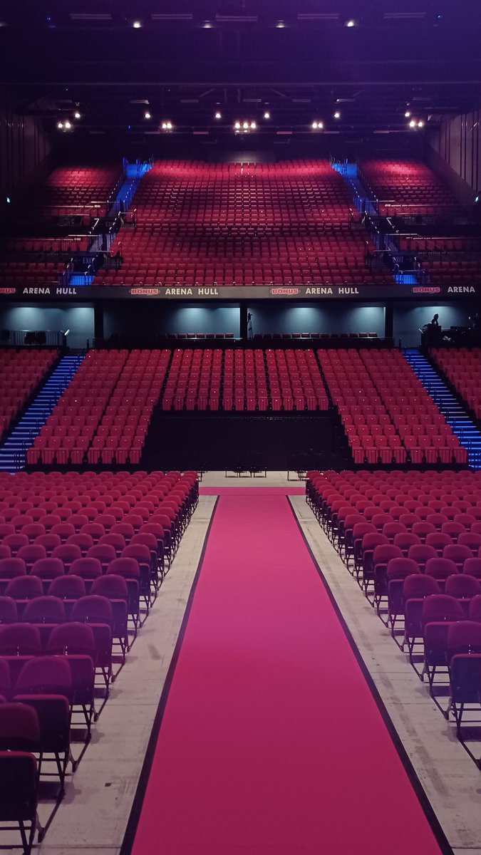 VC_Hull's tweet photo. The Bonus Arena set up and ready for Day 3 of our winter graduations. This is a real highlight of the year at @UniOfHull. 2,100 graduates over three days, and a wonderful sense of absolute joy. #proudVC https://t.co/jjV1511RBU