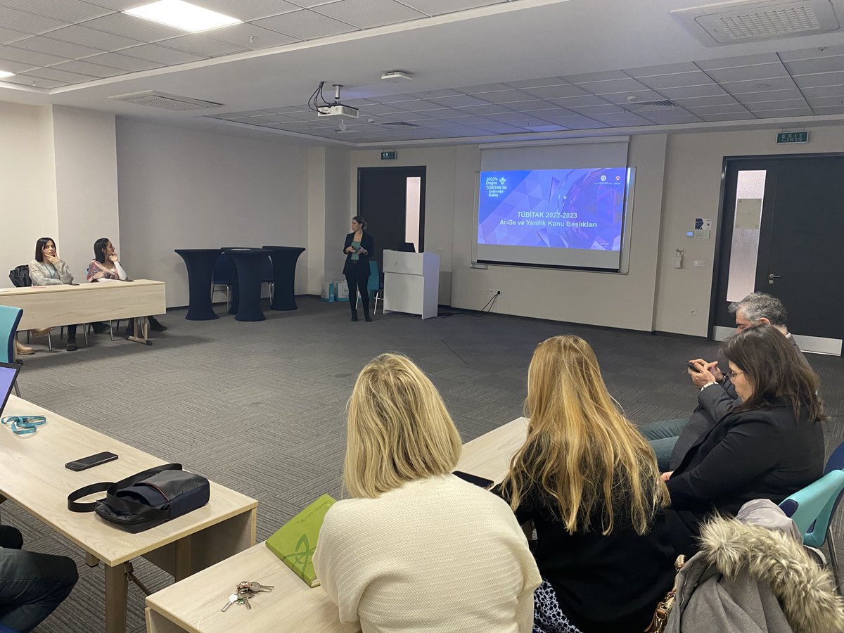 biruniteknopark's tweet photo. Biruni Teknopark olarak Teknoloji Transfer Ofisi faaliyetlerimize Proje Seminerlerimizle devam ediyoruz. Eczacılık Fakültesi Akademisyenleri ile bir araya gelip seminerimizi gerçekleştirdik.
#BiruniTeknopark #BiruniTTO #TÜBİTAK #TEYDEB #ProjeEğitimi #ARDEB https://t.co/lSCXrvdPL9