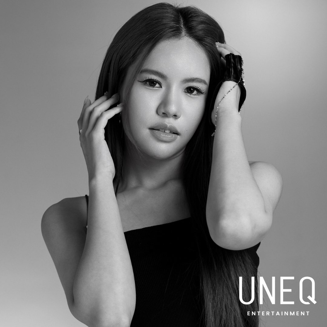 SeesanBunterng's tweet photo. 🎉ค่ายน้องใหม่ UNEQ Entertainment เผยภาพศิลปินในค่ายอย่างเป็นทางการ

🔥นำโดย อร-พัศชนันท์ เจียจิรโชติ CEO คนสวย

ตามมาด้วยศิลปินในสังกัด
🔸ก่อน-วฑูศิริ ภูวปัญญาสิริ
🔸เนย-กานต์ธีรา วัชรทัศนกุล
🔸ตาหวาน-อิสราภา ธวัชภักดี

ติดตามความเคลื่อนไหว​ https://t.co/GrvkUFaym5

#Uneq_Ent https://t.co/eRmsfvbZnq