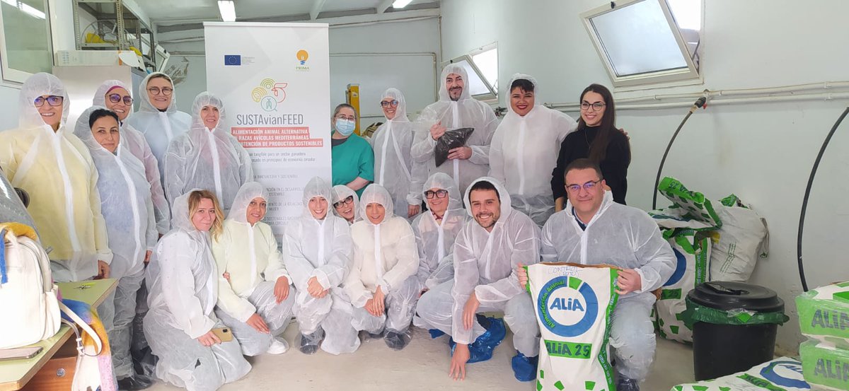 Nos encontramos en la Granja Experimental de Nutrición Animal de <a href="/UMU/">Universidad Murcia</a> . En el desarrollo del 5th Consortium Meeting del Proyecto SUSTAvianFEED. <a href="/AliaPiensos/">Alia Piensos</a>  desarrolla y provee los piensos para el piloto experimental.