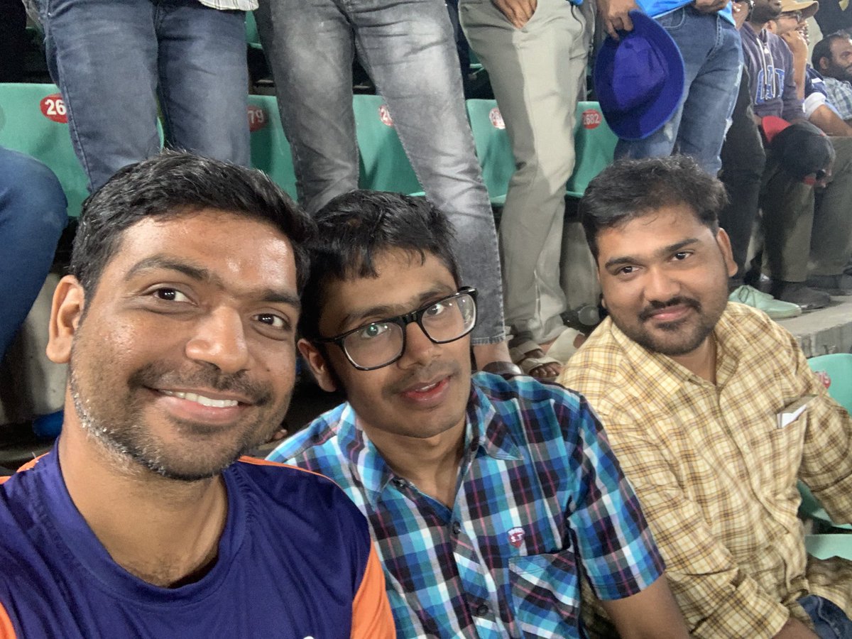 Great to catch up with @kaustats during #INDvSL odi today 

#CricketTwitter