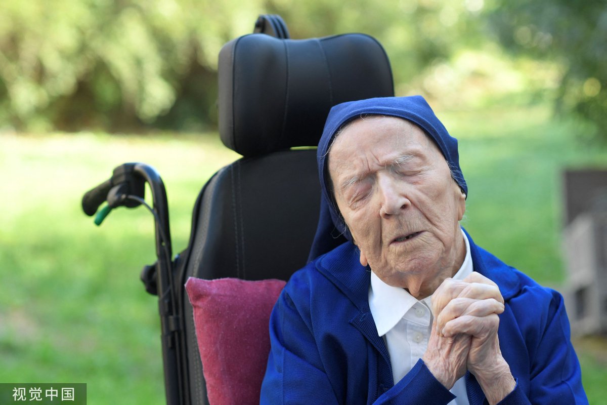 ShanghaiEye's tweet photo. The world's #oldest known person, Lucile Randon, known as #SisterAndre, has died aged 118, her spokesman said on January 17, 2023. Randon was born in southern France on February 11, 1904, when World War I was still a decade away. https://t.co/lbmv1rdoHq