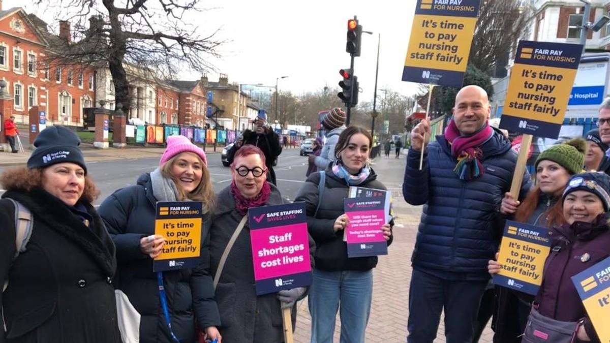 Thank you Jo Brand for your support and joining us on the picket line at <a href="/KingsCollegeNHS/">King's College NHS</a>. 

Fun fact: Jo used to work as a nurse in SE London many years ago!

#FairPayforNursing #RCNStrike <a href="/theRCN/">The RCN</a>