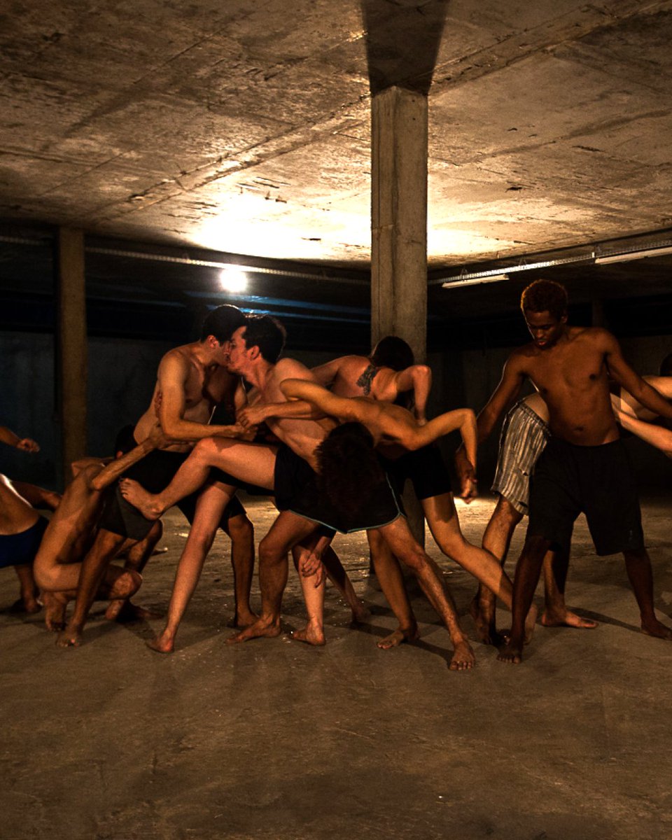 Tem dança no MAM Rio! Neste domingo, 22/1, acontecem nos pilotis do museu dois espetáculos que integram a programação da 30ª edição do Panorama, festival de dança e artes do corpo, com apresentações abertas e gratuitas.