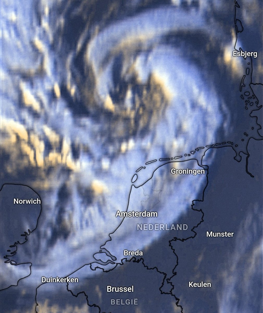 Tim_Zijlstra1's tweet image. Ondertussen de eerste regen in het NW, verder naar het binnenland kans op natte sneeuw.
#sneeuw #polarlow