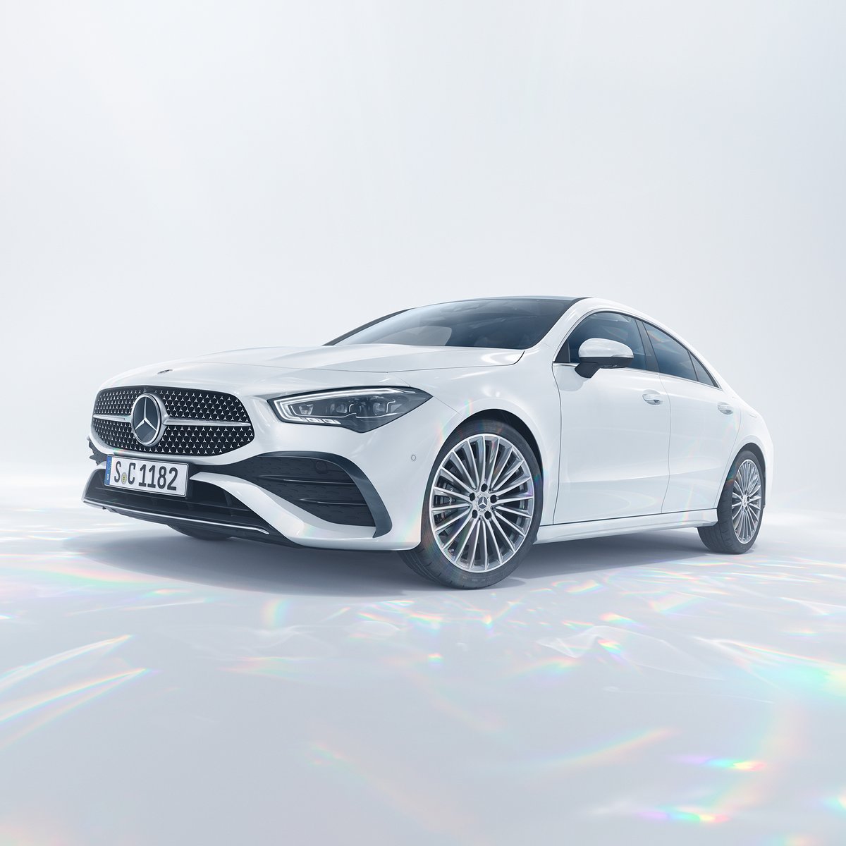 MercedesBenz's tweet photo. Express your drive. Meet the new #CLA Coupé and Shooting Brake, with updated front and rear design, new wheel options and full LED lights as standard.

#MercedesBenz #ExpressYourDrive https://t.co/yLeUI7LJ5K