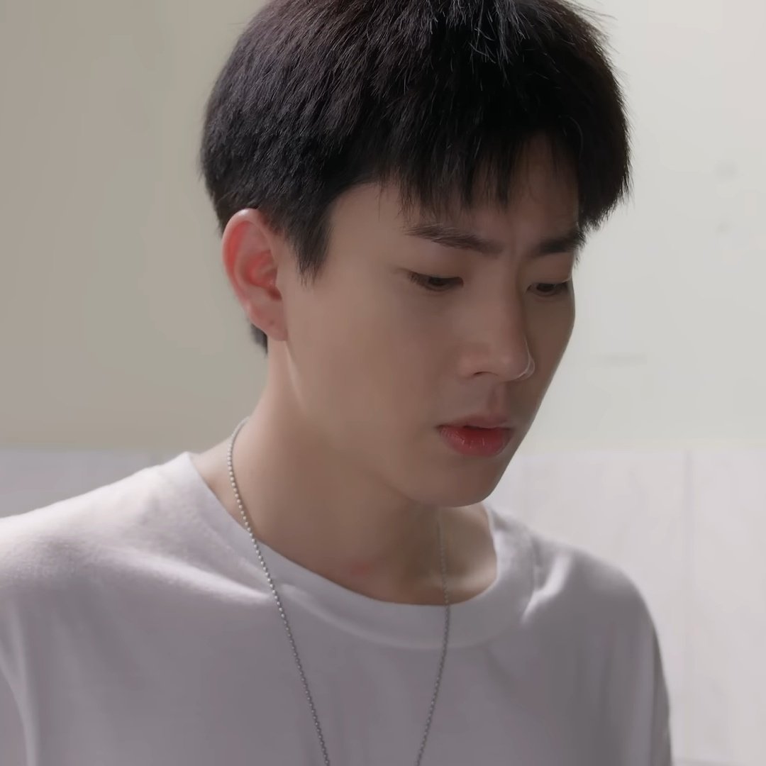 tmmcial's tweet photo. 'plu take care of phukao' 'plu take care of kongkwan' okay and who takes care of plu ? can we all sit down and realize the weight yall put on his shoulders or is it too much to ask for #10YearsTicketEP11 #ออฟจุมพล https://t.co/wFB0JbhUKO