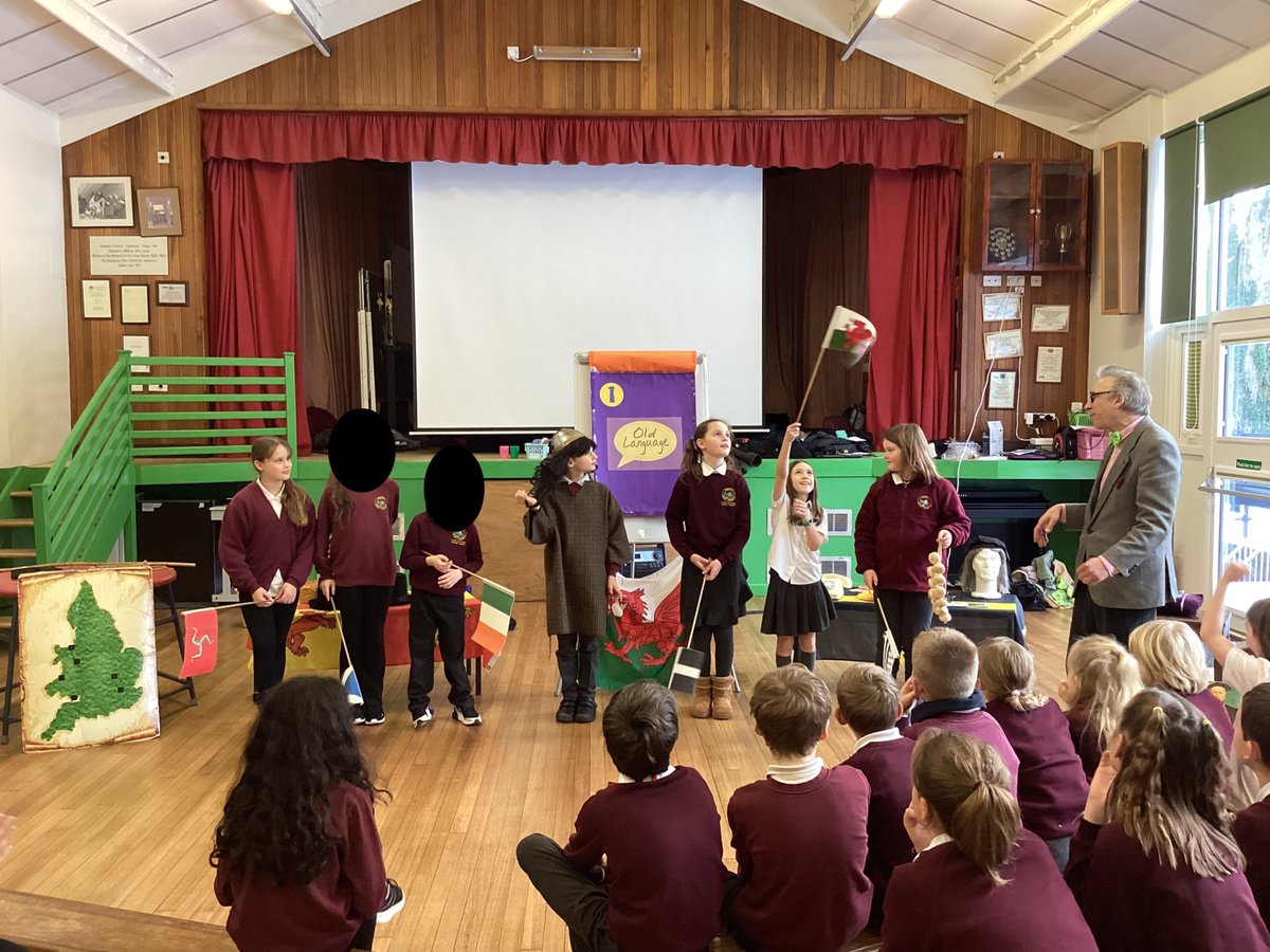 We all enjoyed learning the history of the Welsh language this afternoon. Diolch yn fawr #mewncymeriad