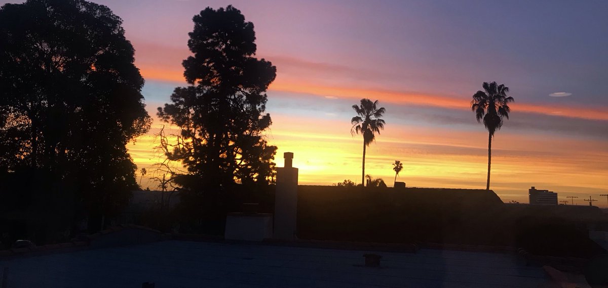 tom_schlesinger's tweet photo. Sunrise…Live each day as if it’s your first https://t.co/jsc8Qp8ucW