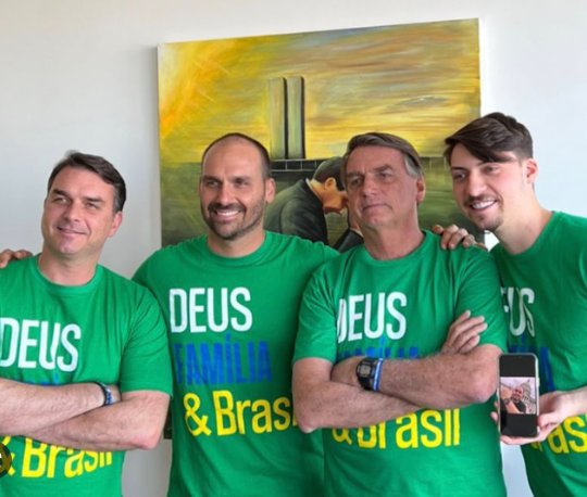 DEUS, PÁTRIA, FAMÍLIA E 75 MILHÕES DE MAMATACARD