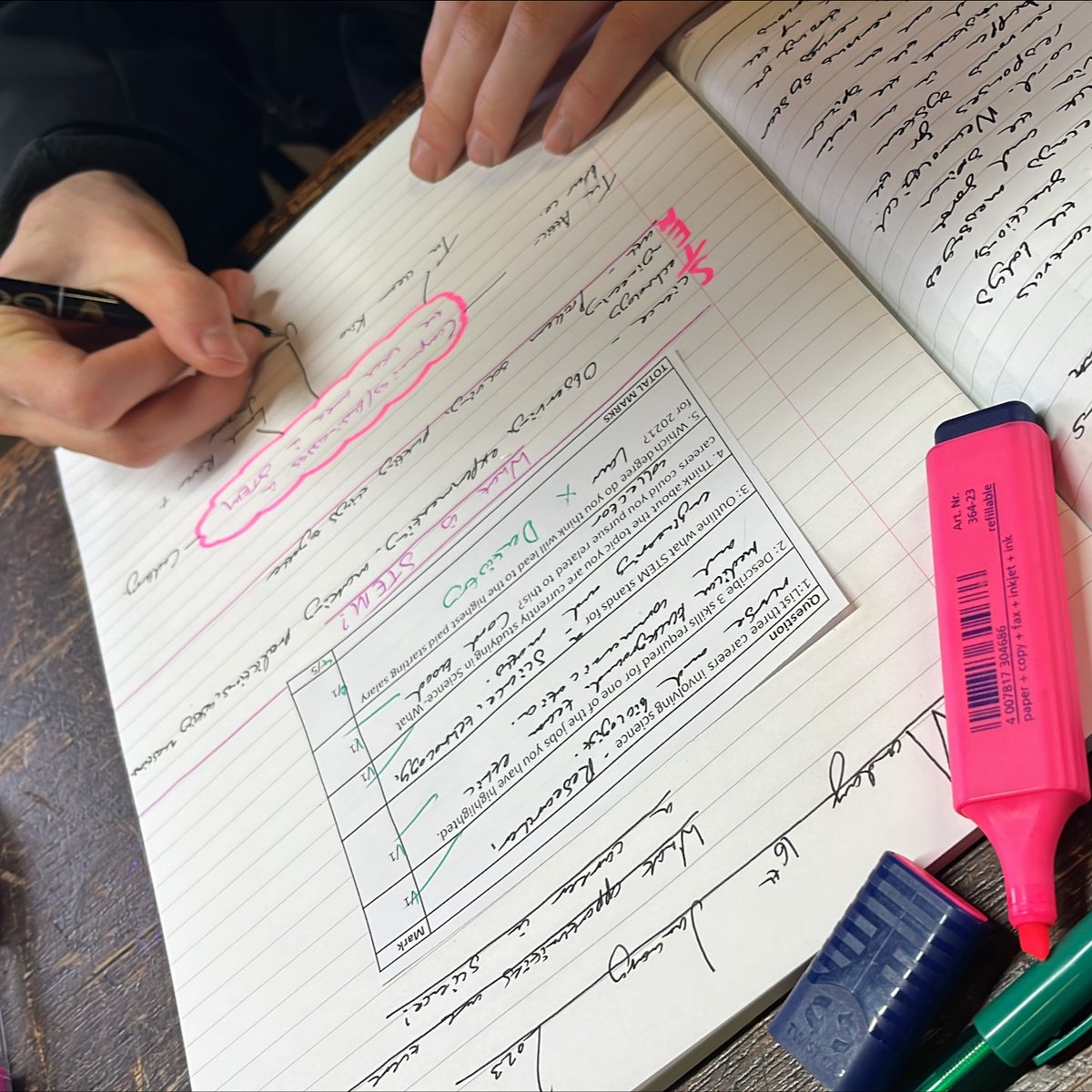 FollowDECTC's tweet image. The science faculty have been focussing on careers in their lessons this week⚛️😀👏

#Science #Careers