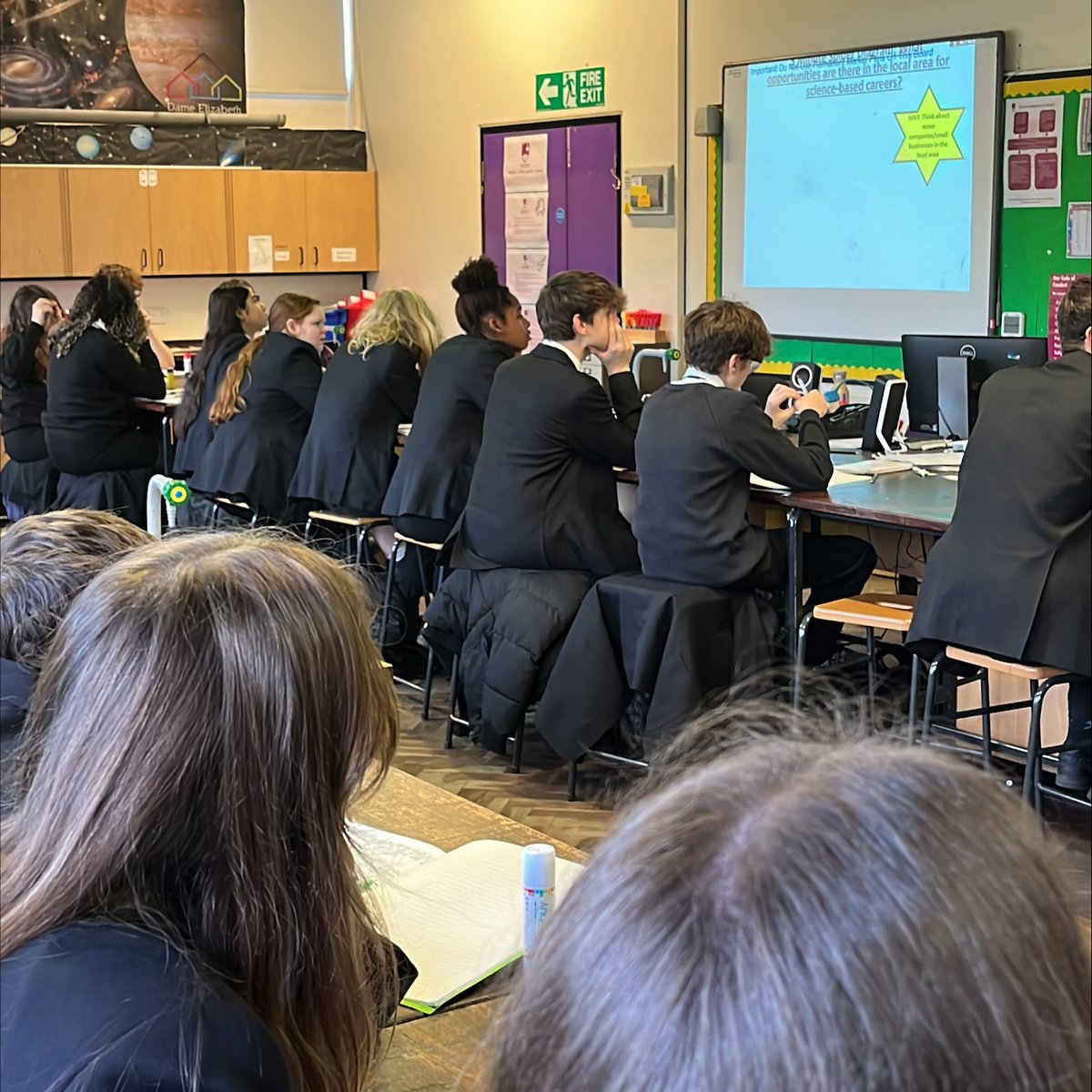 FollowDECTC's tweet image. The science faculty have been focussing on careers in their lessons this week⚛️😀👏

#Science #Careers