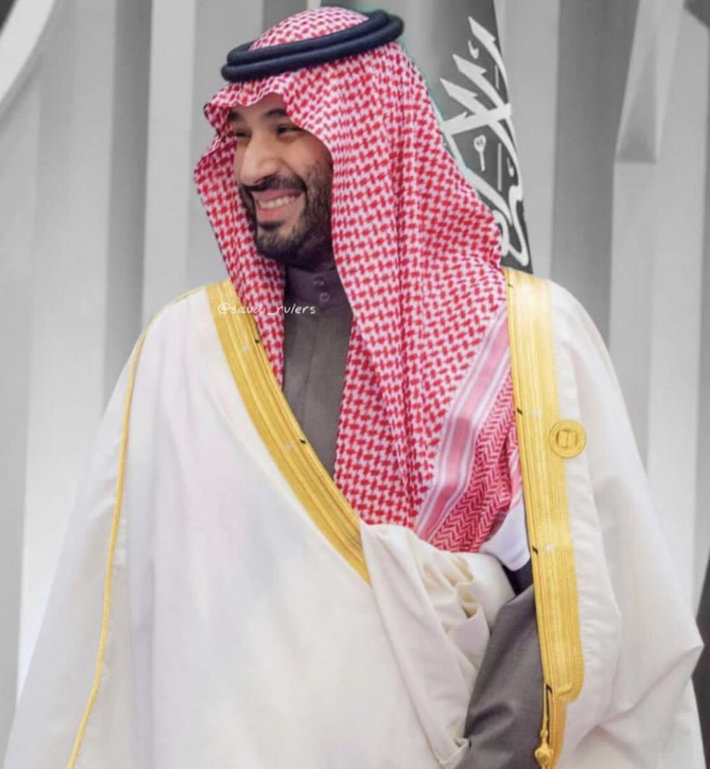 m3eans's tweet photo. ماعاد باقي شموخ ماحصلك واكيد
انك تحب المواصل دون كل وملل
حنا ترى درعك الوافي وحصنٍ جويد
من وين ماشفت تلقانا عتاد وأمل.         #محمد_بن_سلمان 💚 https://t.co/XS3fOjyOla