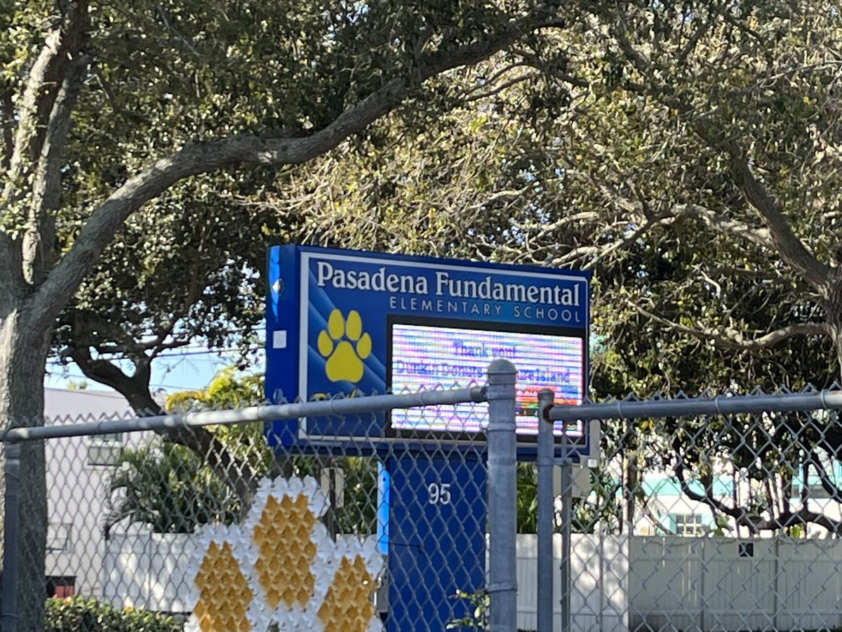 Read4themind's tweet photo. Congratulations! We have 6 myON Reading Challenge winners at this Pinellas School. So proud of these scholars.#ReadonmyON @Michael_Feeney1 @myONreader @ReadonmyON @JWBPinellas @slaughter_holly 🏆🏅📖 https://t.co/MPi8pqJOl1
