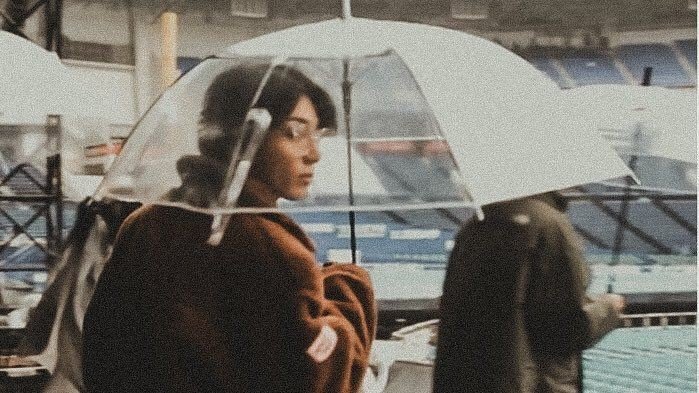 moonchilder__7's tweet photo. —🚶🏻‍♂️ walking with jeon jungkook in rain 🌧 https://t.co/UCiTOLln5M